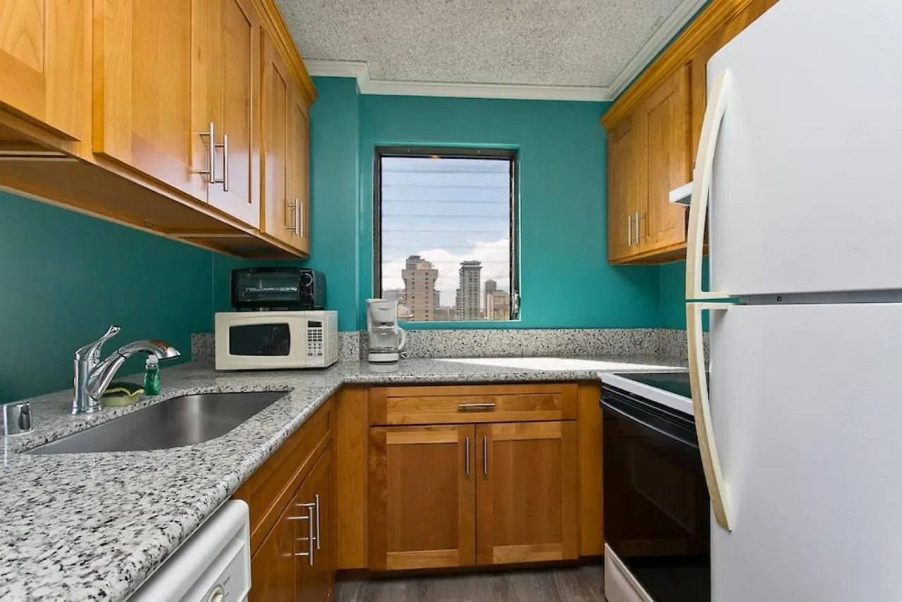 Royal Kuhio 1712 - Spacious Corner Unit With Stunning Ocean City Views In The Heart Of Waikiki! Honolulu
