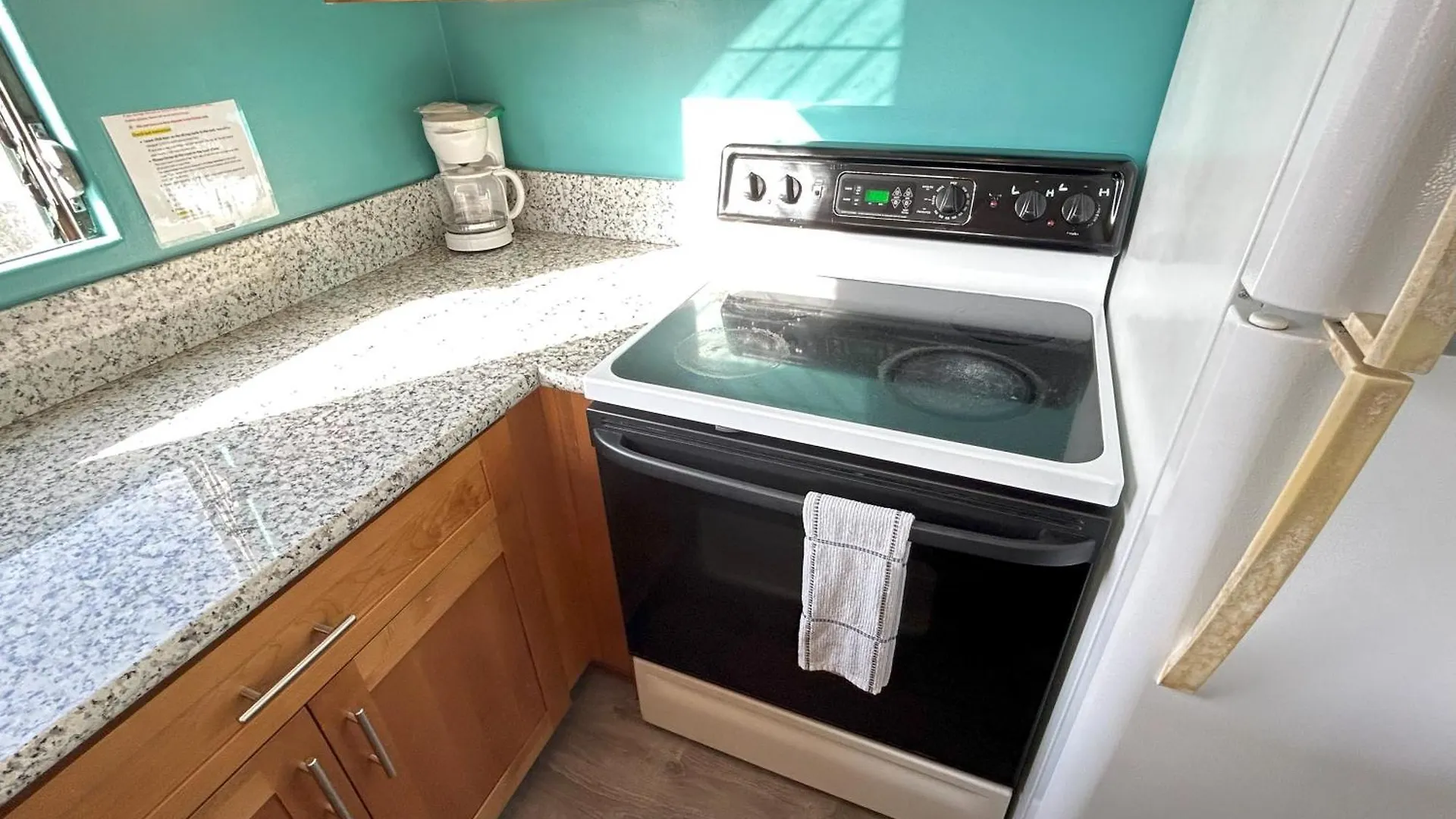 Royal Kuhio 1712 - Spacious Corner Unit With Stunning Ocean City Views In The Heart Of Waikiki! Honolulu 0*,