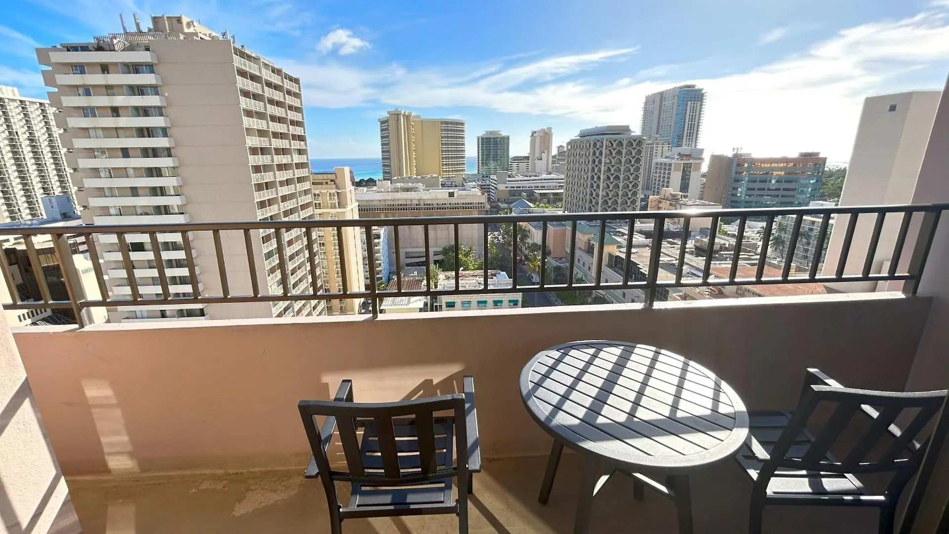 Royal Kuhio 1712 - Spacious Corner Unit With Stunning Ocean City Views In The Heart Of Waikiki! Honolulu Nyaraló